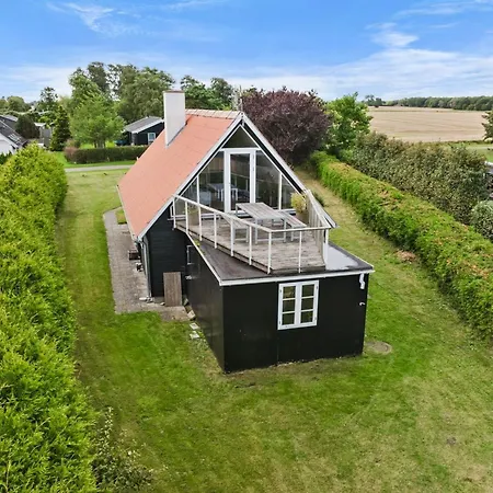 Naewe - 100m From The Sea By Interhome *